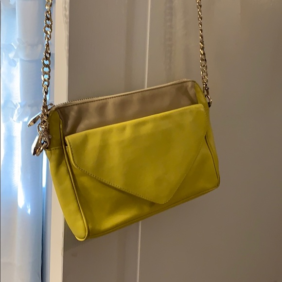 Yellow Pour la Victoire rectangle handbag - Picture 3 of 4